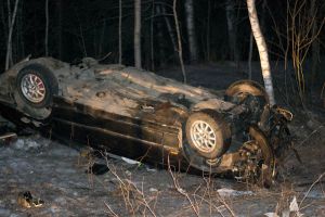 Под Нижним Тагилом пьяный водитель перевернулся на BMW. Четверо пассажиров погибли (фото)