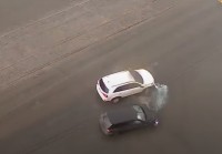 В центре Нижнего Тагила Mazda протаранила кроссовер: появилось видео момента ДТП
