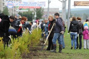 Пришла пора субботников: с городских улиц убрано 18 тысяч кубометров мусора