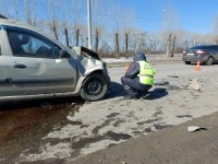 Водитель Ларгуса отвлёкся на телефон и протаранил машину с семьей в Нижнем Тагиле