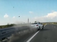 На Серовском тракте Hyundai покидало по отбойникам (видео)
