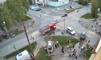В центре Нижнего Тагила столкнулись две легковушки: обе ехали на запрещающий сигнал