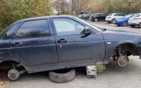 В Нижнем Тагиле разули легковушку