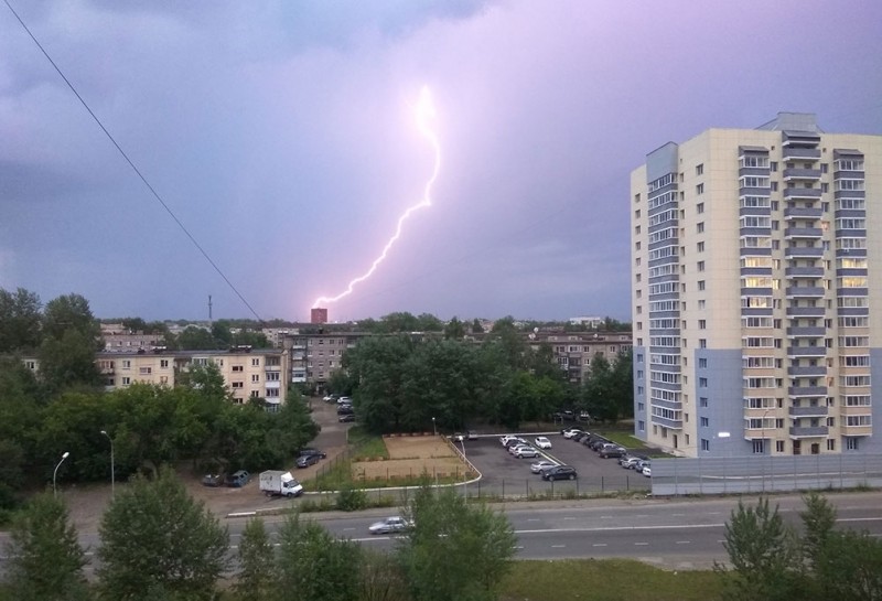 МЧС объявило на Урале штормовое предупреждение: ожидаются ливни, град и сильный ветер