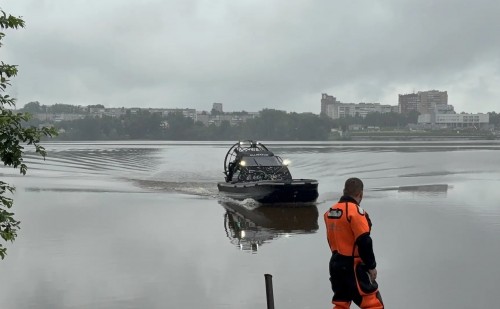 В Нижнем Тагиле спустили на воду аэролодку стоимостью 5,9 млн рублей