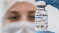 «Прививка это не святая вода»: инфекционист о том, почему температура после вакцинации это нормально