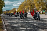 Сотни мотоциклов на улицах Нижнего Тагила: байкеры открыли сезон. Яркие фото и видео