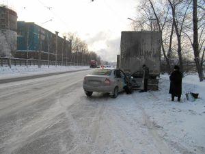 Женщина на BMW сбила пешехода на «зебре» в Нижнем Тагиле