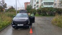 Неопытная автомобилистка сбила 7-летнего мальчика на самокате