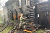 Сгоревший в центре Нижнего Тагила дом пытались продать. Посмотрите, что было внутри