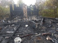 В пожаре на Монзино погибла женщина с сожителем. Соседи видели их пьяными