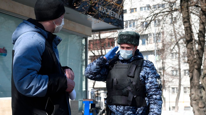 Свердловские власти готовятся продлить режим самоизоляции: штрафы за его нарушение вступят 20 апреля, а тогда закончится карантин Куйвашева