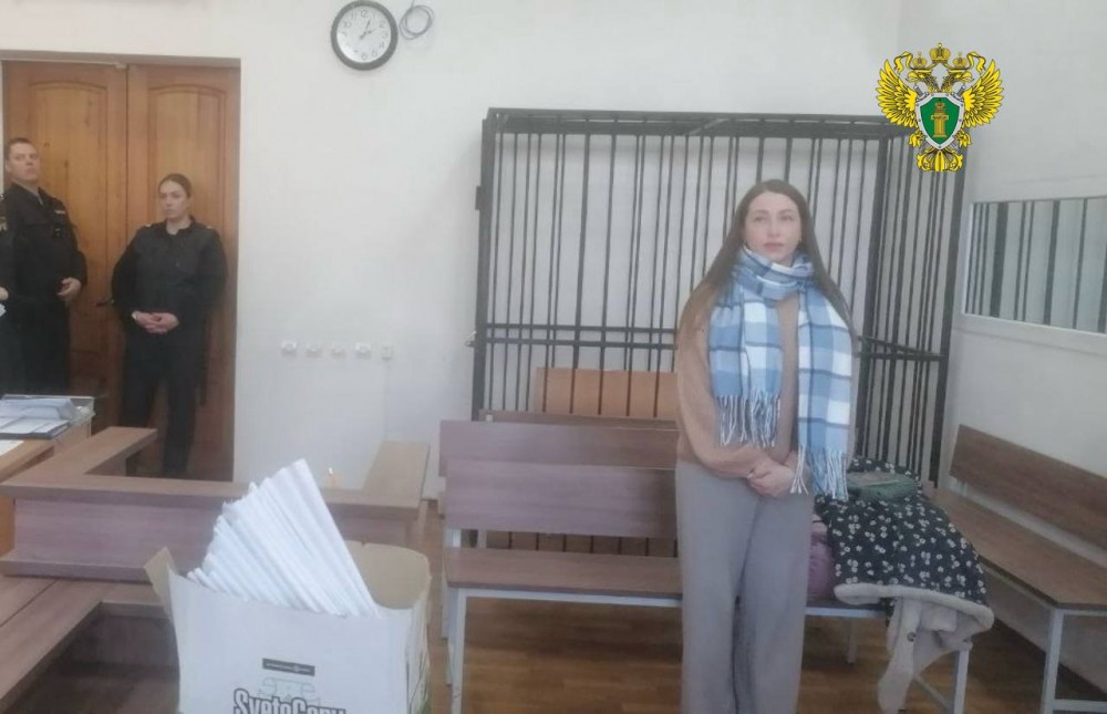 В Нижнем Тагиле экс-сотрудницу банка отправили в колонию за кражу денег. Как она обманывала клиентов