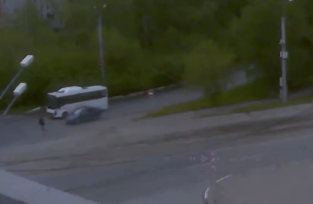 Появилось видео наезда на женщину у бывшего Горсовета в Нижнем Тагиле