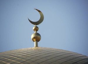 Больше тысячи мусульман собрались на совместную молитву в мечети Нижнего Тагила
