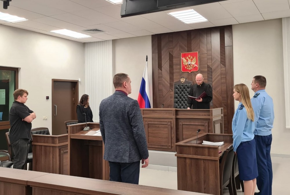 Приговор свердловскому учителю, заломившему руку подростку, оставили без изменений