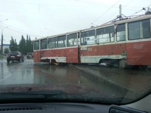 Сегодня в Нижнем Тагиле «дрифтовал» трамвай (фото)