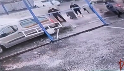 В Нижнем Тагиле офицер спецназа остановил пьяную компанию ценой собственной машины (видео)