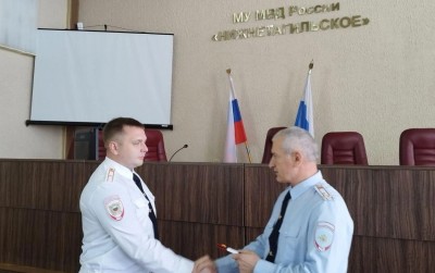 &laquo;Связано с бандитами из &bdquo;Фортуны&ldquo;&raquo;: в Тагиле задержали главного наркополицейского