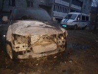 В Нижнем Тагиле ночью сожгли Volkswagen Amarok (фото)