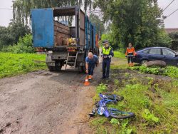 «Кричали водителю, что перед ним ребенок»: очевидцы поделились деталями трагического ДТП с мусоровозом