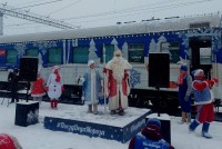 Поезд Деда Мороза едет в Нижний Тагил. Посмотрите, что было в других городах