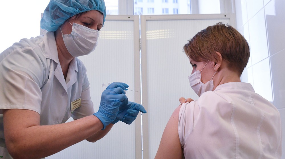 В Нижнем Тагиле бесплатную прививку от коронавируса можно поставить в торговом центре