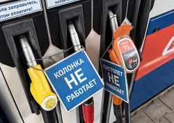 Отсутствие бензина на некоторых АЗС Свердловской области объяснили логистикой