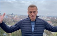 Интрига года: Навальный возвращается в Россию, посадят ли его
