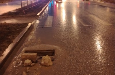 Люк, спровоцировавший массовое ДТП на мосту через Тагильский пруд, не крали. Его нашли в неожиданном месте