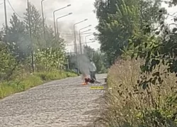 Питбайк вспыхнул на ходу в Нижнем Тагиле