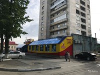 Легендарная пиццерия у цирка может закрыться: владелец закусочной не хочет платить аренду, помещение продают за 65 млн руб