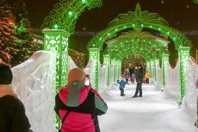 В Нижнем Тагиле открыли ледовый городок. Посмотрите, каким он получился