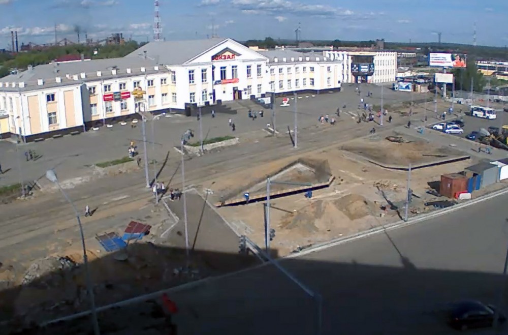 Строители Привокзальной площади в Нижнем Тагиле парализовали трамвайное движение