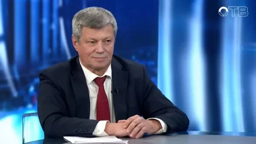 Глава свердловских профсоюзов предложил повысить зарплату мигрантам ради россиян