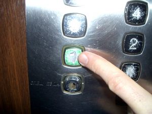 Пострадавшие в тагильском лифте получат страховку