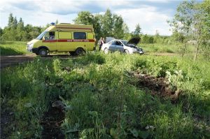 Mitsubishi Lancer перевернулась по дороге в Ольховку, пассажир вылетел через окно