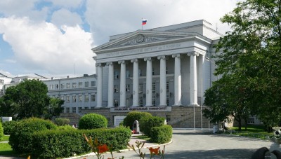 Свердловский вуз выплатит студентам по 100 тыс. руб. за рождение ребенка