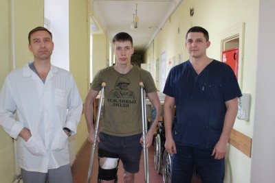 Держалась на уцелевших мышцах: тагильскому рабочему «болгарка» едва не отрезала ногу