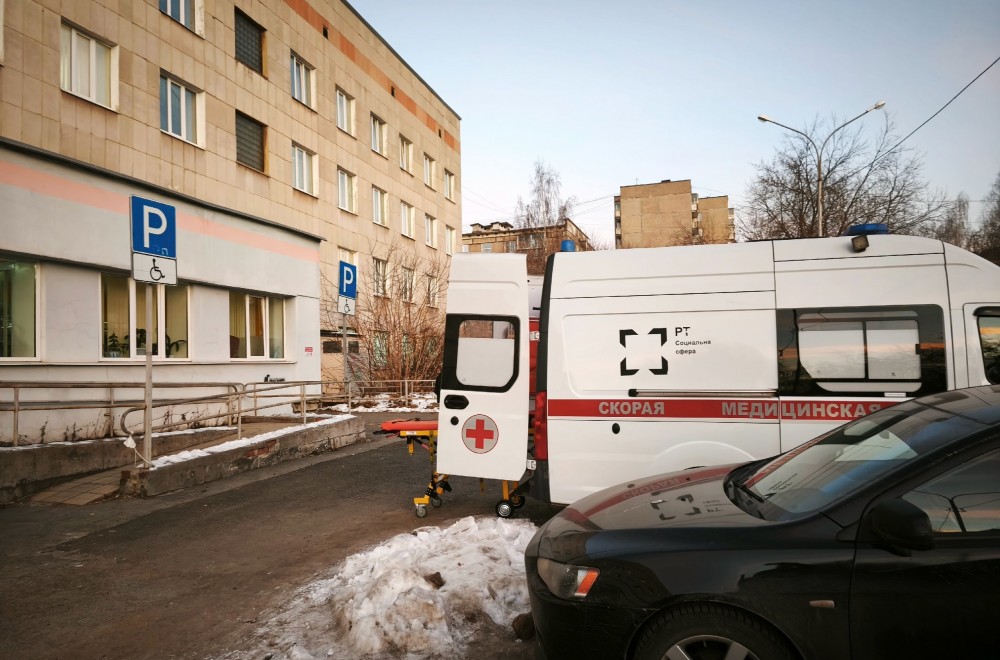 Инвалид I группы получил серьезную травму, поскользнувшись на остановке в центре Тагила