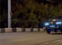 За рулём Lexus, рухнувшего в воду в центре Тагила, находились молодые люди: что известно о трагедии