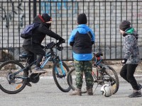 Свердловские власти признались в неспособности обеспечить безопасность детей на улицах и ввели «комендантский час»