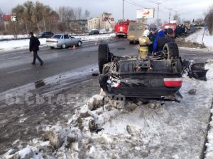 На Черноисточинском шоссе перевернулась иномарка (фото)