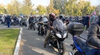 Сотни байкеров устроили пробег по Нижнему Тагилу: видео