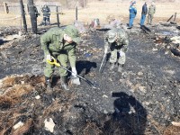 Двух малышей, пострадавших в страшном пожаре, перевезли на вертолете в Екатеринбург