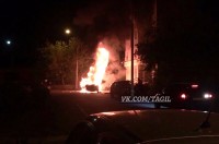 В престижном районе Нижнего Тагила дотла сожгли кроссовер (фото)