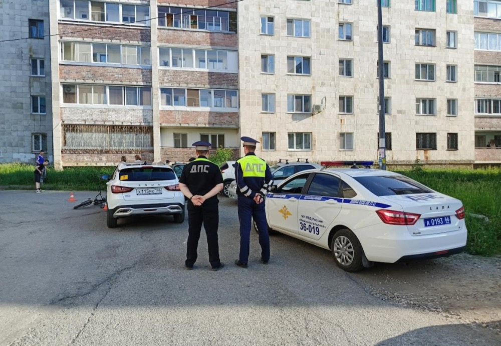 Девятилетний мальчик на велосипеде пострадал в ДТП во дворе