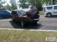 В центре Нижнего Тагила лоб в лоб сошлись два автомобиля