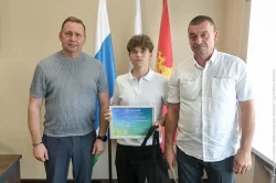 Владислав Пинаев выразил надежду на возвращение выпускников-двухсотбалльников в Тагил