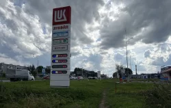 Глава соседнего региона признал дефицит бензина: топливо распределят по спецкатегориям
